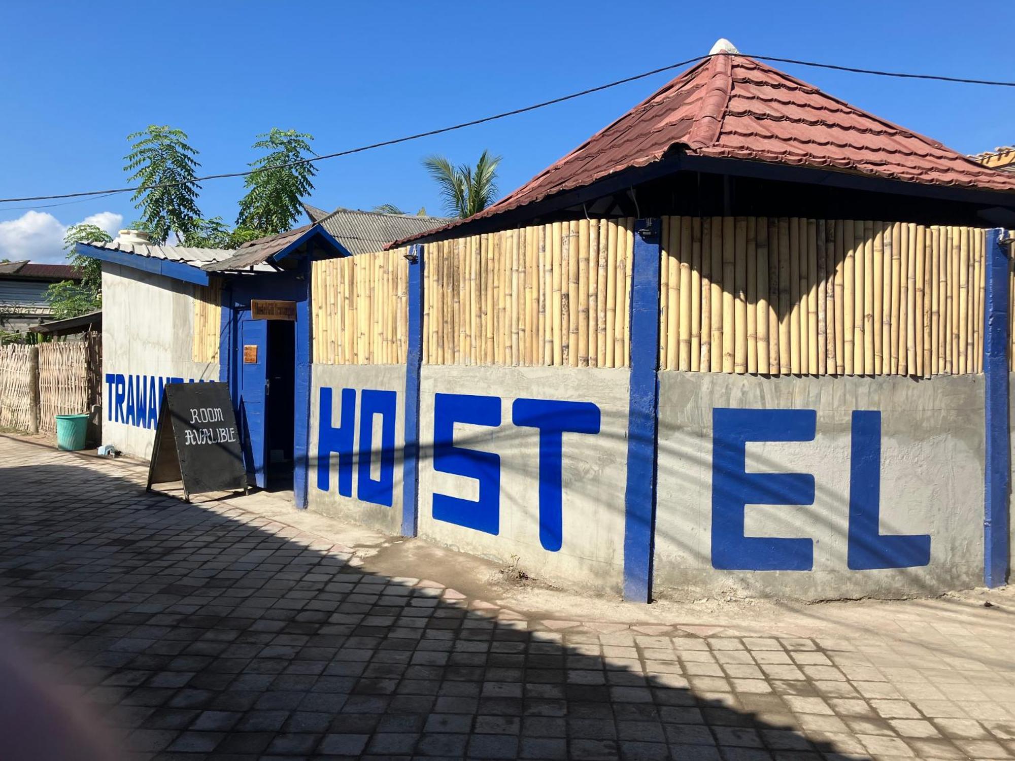 Hostel กีลีตราวางัน ภายนอก รูปภาพ